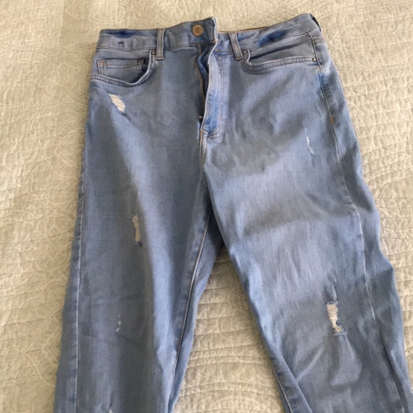 Forever 21 Very High Waisted Distressed Jean - Picture 3 of 4